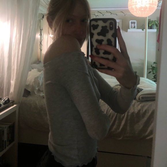 Brandy Melville grey off the shoulders top - Picture 2 of 4